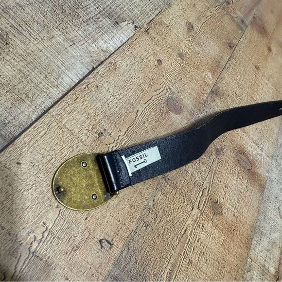 Fossil leather belt two tone plaque oval buckle